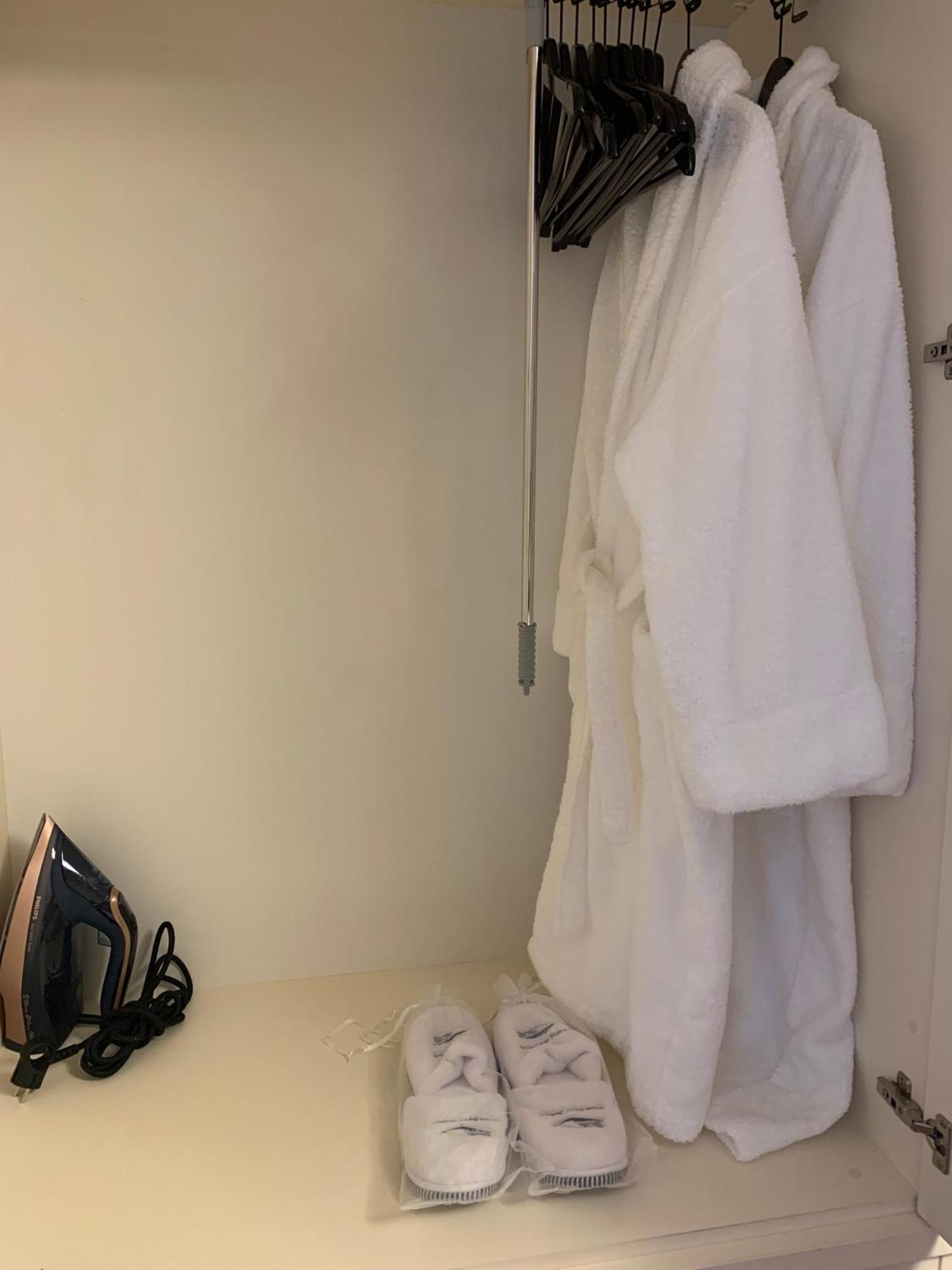Botanique Suites Airbnb, אנטוורפן מראה חיצוני תמונה